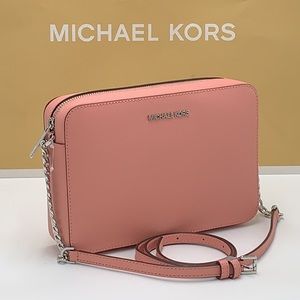 Michael Kors Jet Set Item Large East West Zip Crossbody Leather Primrose 
NWT